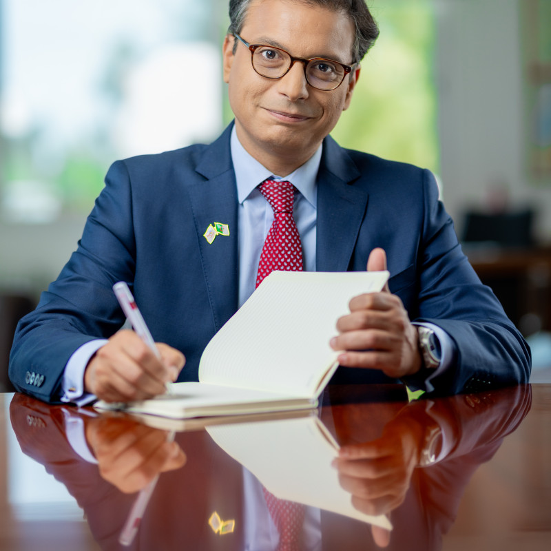 PORTRAIT CORPORATE